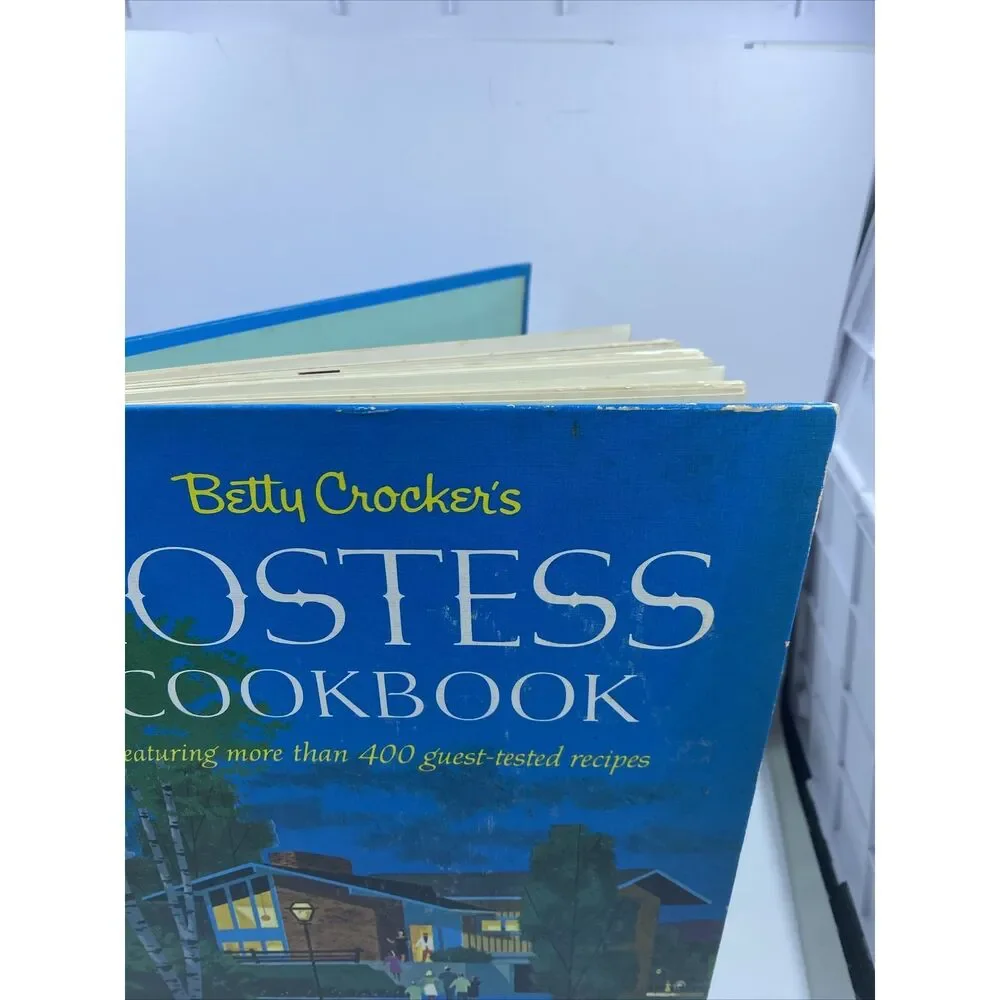 Betty Crocker's Hostess Cookbook 1967 1960's Housewife Recipes 2nd Print/1st Ed
